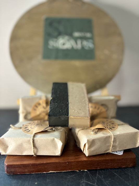 Black Cardamom & Cream Dual Goat Milk Soap Bar - Large